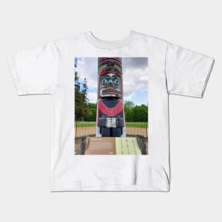 Totem pole in Virginia waters Kids T-Shirt